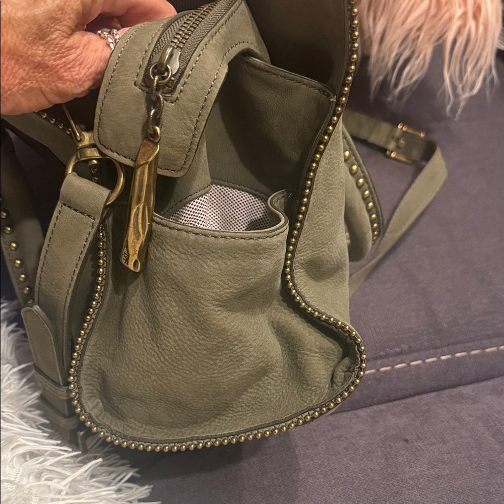 Diane Von Furstenberg. Elegant Army Green Handbag - Picture 9 of 10